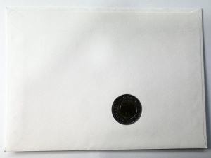 Vatican 1993 – Plic filatelico-numismatic Bazilica Sf. Petru + monedă 500 Lire necirculată (UNC) + timbre ștampilate Città del Vaticano - Img 2