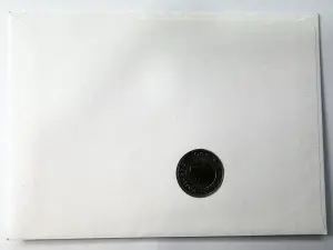 Vatican 1993 – Plic filatelico-numismatic Bazilica Sf. Petru + monedă 500 Lire necirculată (UNC) + timbre ștampilate Città del Vaticano - Img 2