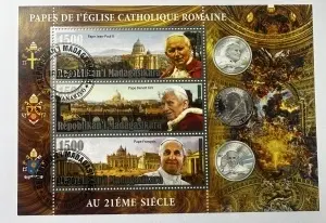 Bloc filatelic – Papii Bisericii Catolice Romane în secolul XXI – Republica Madagascar 2014