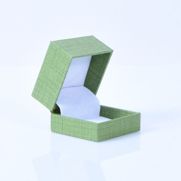 CUTIE MARE PENTRU INEL IMITATIE LEMN VERDE DESCHIS CU BEJ - Img 1
