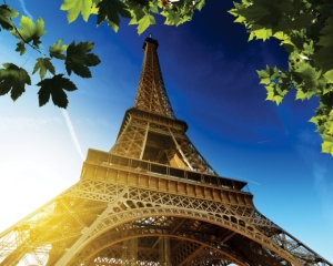 Tablou Canvas - Turnul Eiffel vazut de jos