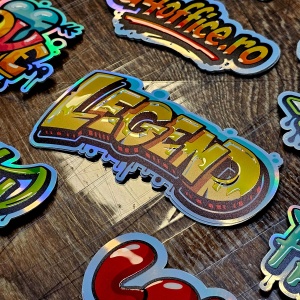 Etichete adezive personalizate 3D 10x10cm decupat pe autocolant holografic - Img 2