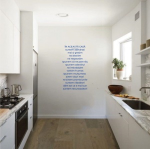 Sticker De Perete In Aceasta Casa Suntem... - Img 4