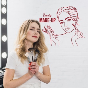 Beautiful girl with brushes - Img 2