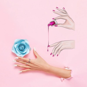 Hand pouring nail paint - Img 3
