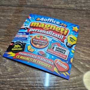 Magneți publicitari personalizați – promovare vizibilă în fiecare zi 10x10cm set 50buc