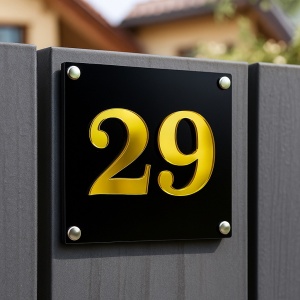 Numar de casa personalizat 12x12cm dublustrat decupat cu distantieri