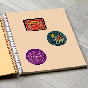 Sticker Feng Shui – Trei Oi pe Munte, autocolant verde 4 cm, Pentru prosperitate, ascensiune și dorințe împlinite - Img 3