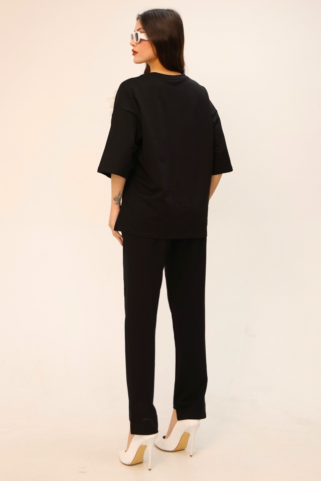 Compleu casual TEXA, pantaloni cu buzunare, tricou asimetric si flori, Negru - 3 | YEO