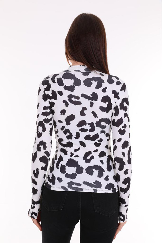 Bluza cropped Bella, pe gat, Dalmatian - 2 | YEO