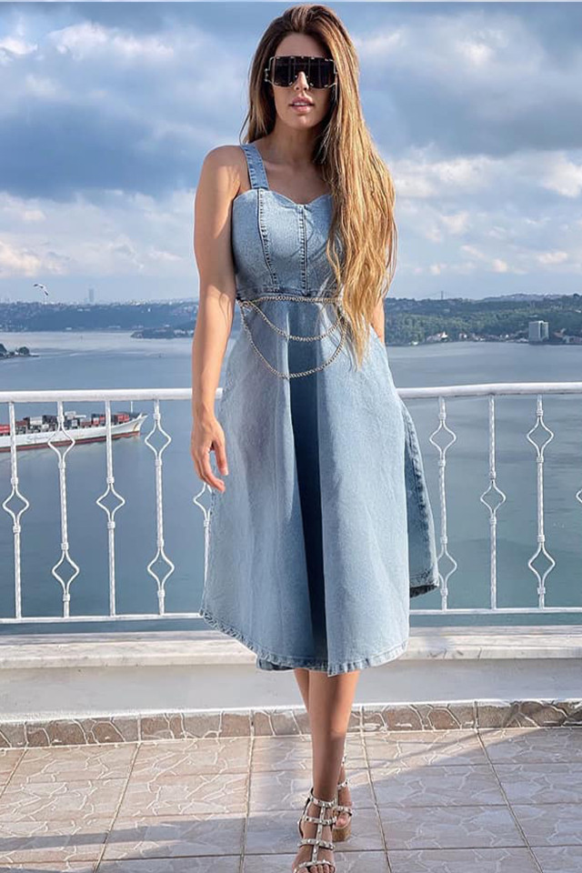 Rochie din denim Nadia accesorizata cu lant in talie, BLEU - 2 | YEO