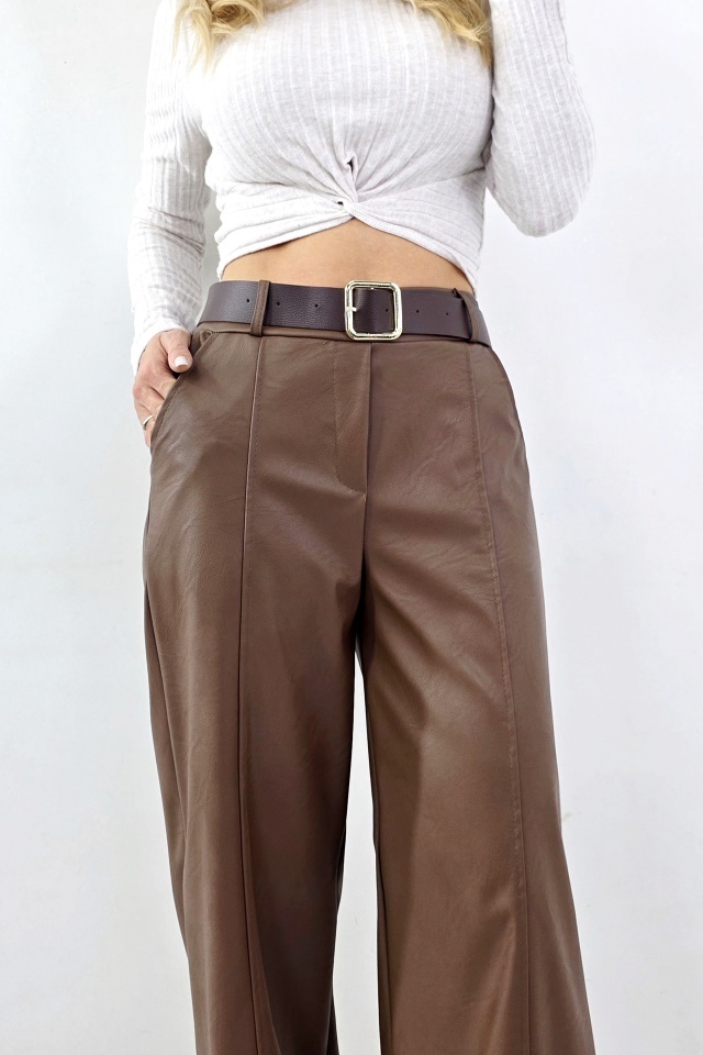 Pantaloni vatuiti Leonis, din piele ecologica, cu buzunare si curea asortata, Maro, Marime S/M