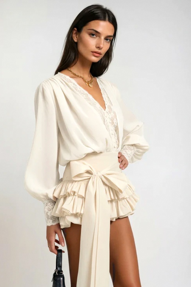 Salopeta cu fusta scurta ECLIPSE, volane, funda si dantela, Crem, Marime S/M