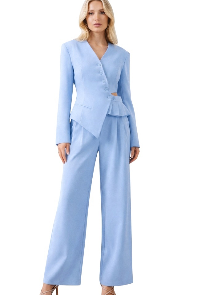 Costum Lareen cu linie moderna si sacou asimetric, decupat in talie, Baby Blue, Marime S/M