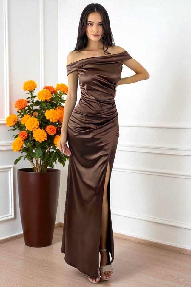Rochie lunga de banchet DHALIA, cu efect satinat si crapatura, Brown Chocolate