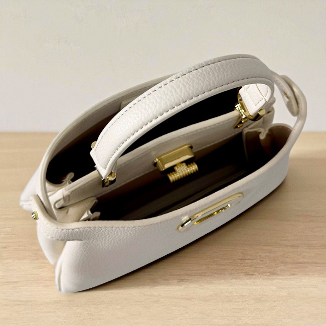 Geanta crossbody eleganta accesorizata, CHRYS, din piele ecologica, Crem - 1 | YEO