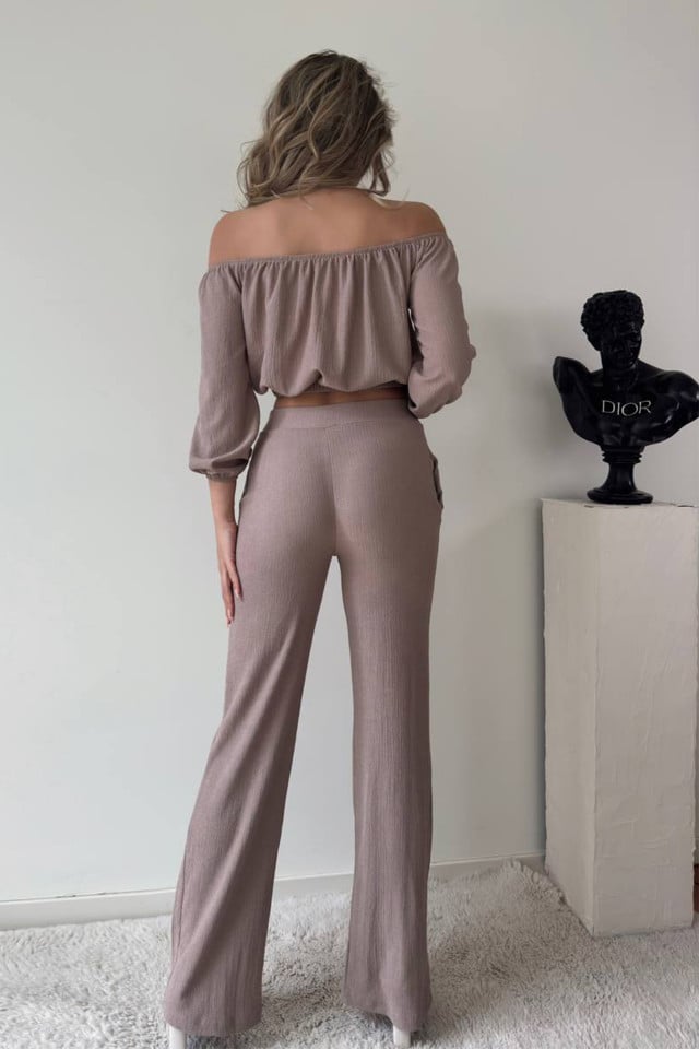 Compleu elegant Alegria, bluza crop cu decolteu elastic pe umeri si pantaloni reiati, evazati, Bej - 2 | YEO