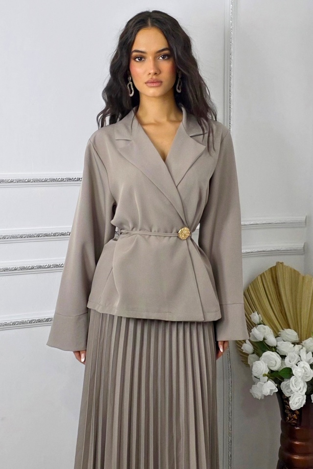 Costum office, cu brosa LUNIS, fusta lungime oversize si sacou, GRI, Marime S/M/L - 3 | YEO