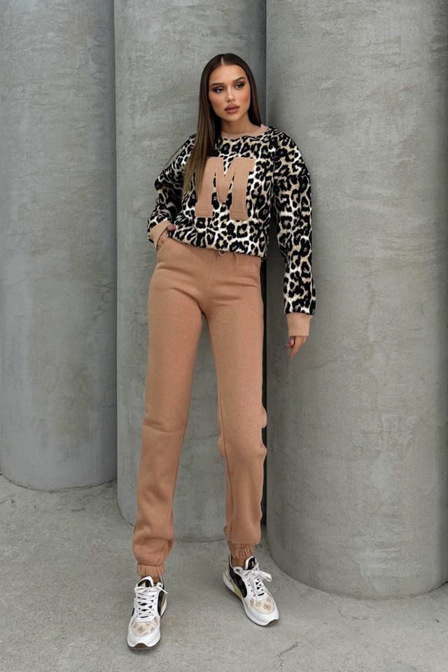 Compleu vatuit By Muse, cu bluza animal print si pantaloni cu snur, Crem