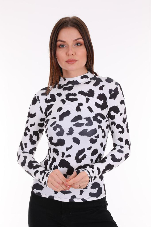 Bluza cropped Bella, pe gat, Dalmatian