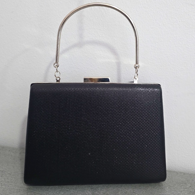 Geanta de ocazie, SYLVI, tip clutch, cu lant detasabil argintiu si piele ecologica, Negru