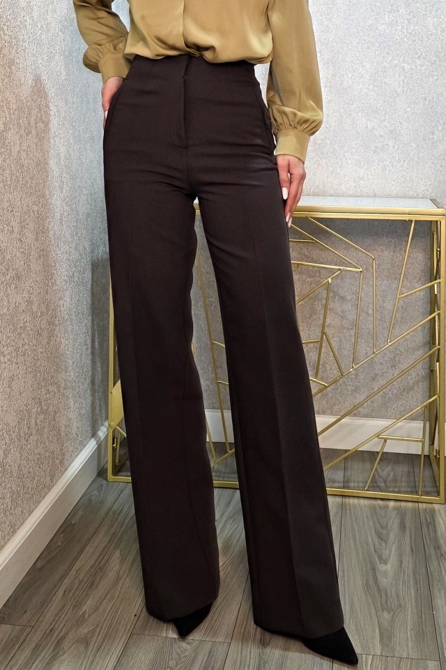 Pantaloni office RAVELLO, croiala lejera si buzunare decorative, Maro