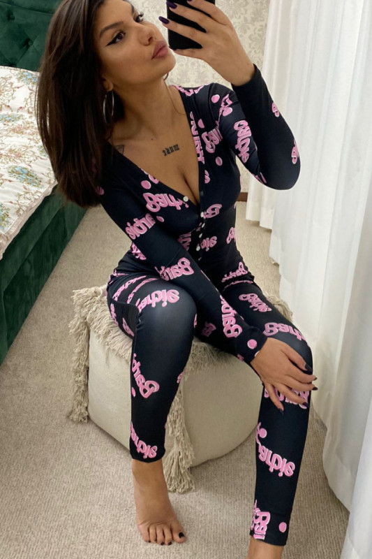 Pijama lunga tip salopeta Vicky, cu maneca lunga, inchidere cu nasturi si imprimeuri diverse, colorate, Black Doll, Marime S/M/L