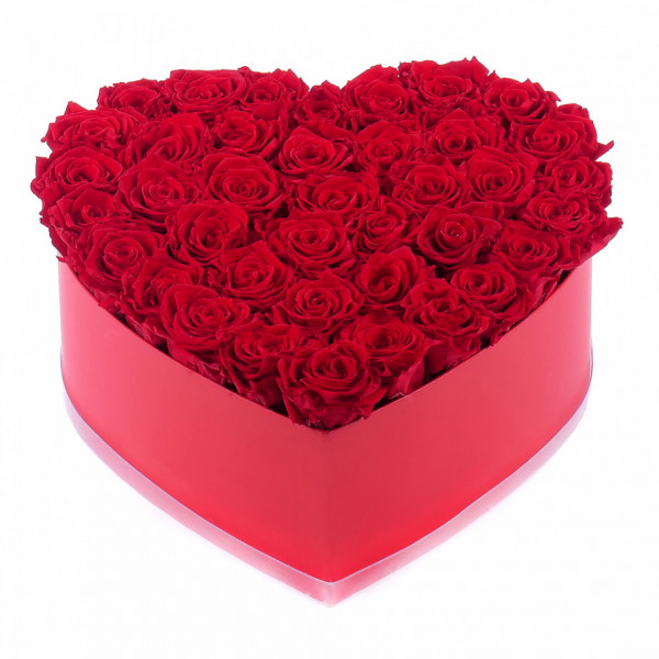 Aranjament floral cutie inima cu trandafiri de sapun rosii