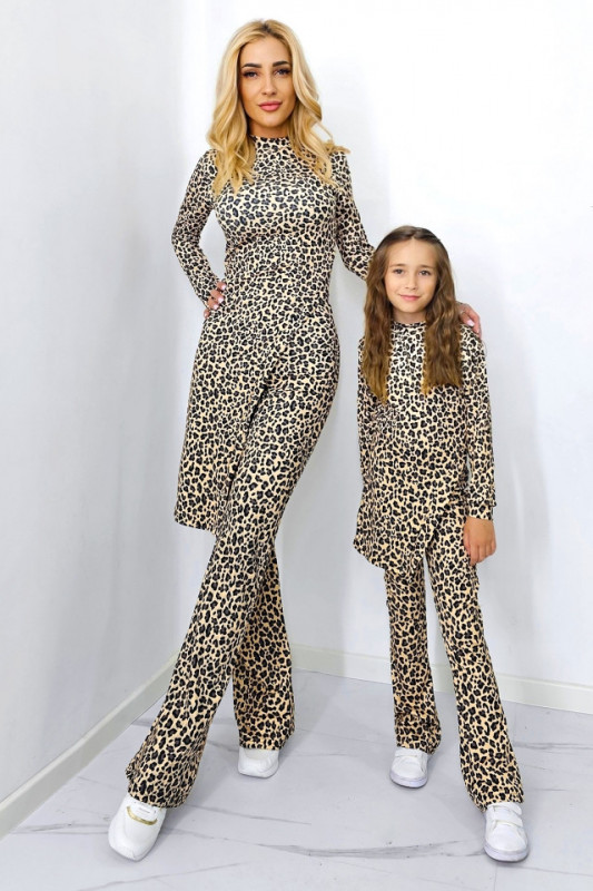 Set casual mama/fiica Agathea, pantaloni tetra evazati si bluza lunga asimetrica, Animal print