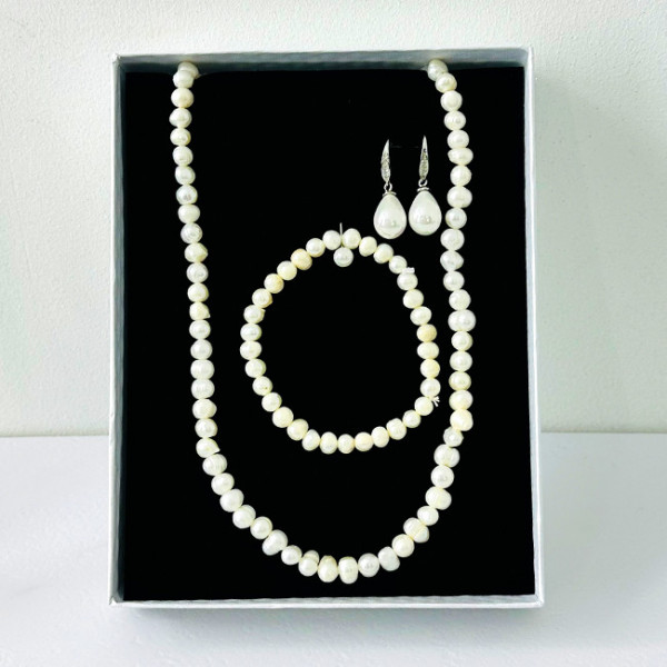 Set accesorii Precious Pearls, colier, cercei și brățară din perle de cultură, in cutie cadou, Alb