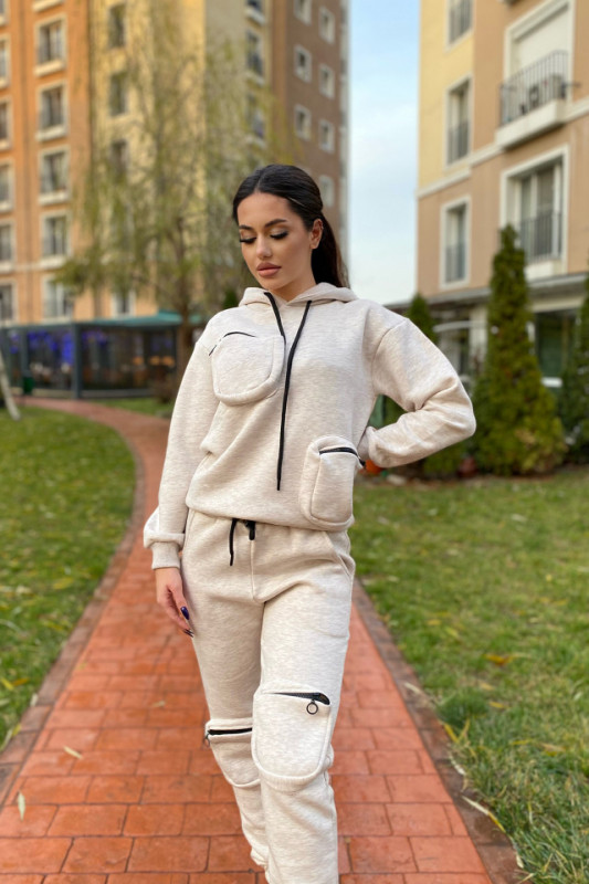Compleu gros Alden, bluza cu gluga si pantaloni cu buzunare oversize exterioare si banda elastica la extremitati, Crem, Marime universala S/M