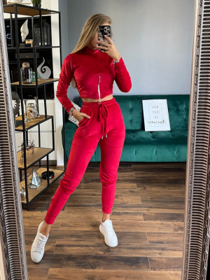 Compleu de catifea rosu Paula, pantaloni si bluza pe gat cu fermoar-fata