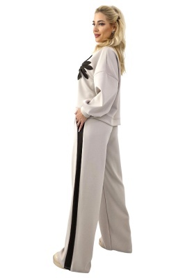 Compleu de zi KEORA, bluza cu detaliu floral si pantaloni, Crem cu panou Maro, Marime S/M/L detaliu lateral