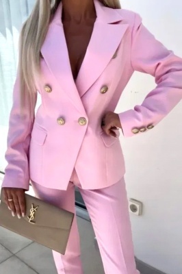 costum elegant roz pentru tinute business