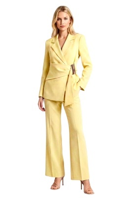costum dama cu sacou cambrat si pantaloni largi