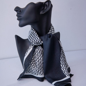 Esarfa Soft, cu imprimeu si matase satinata, in cutie eleganta, Negru, 70x70 cm 2