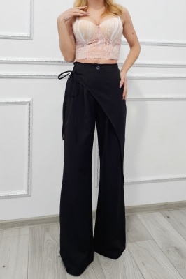 pantaloni foarte evazati negri