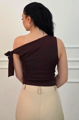 Top elegant Camell, cu legare laterala si falduri, MARO detalii spate