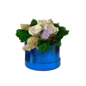 Aranjament Floral cu 3 trandafiri criogenati pe pat de licheni naturali stabilizati 1