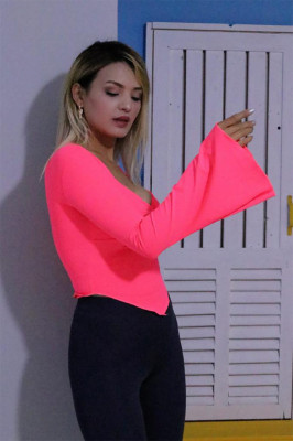 Bluza asimetrica Diandra, cu maneca tip clopot si decolteu Queen Anne, Roz2