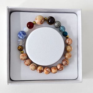 Bratara 10 Planets Red Veined White Onyx, din pietre semipretioase in cutie cadou, semnificand planetele galaxiei