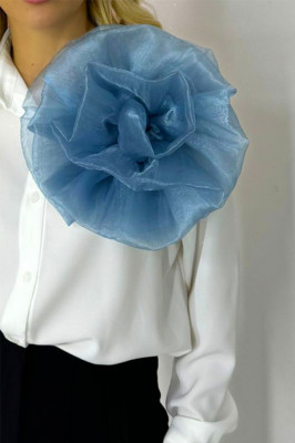 Camasa office Alizee, cu accesoriu floral din organza, Alb/Bleu, Marime S/M 4