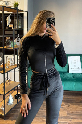 Compleu de catifea negru Paula, pantaloni si bluza pe gat cu fermoar-fata