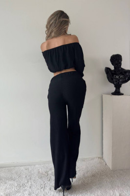 Compleu elegant Alegria, bluza crop cu decolteu elastic pe umeri si pantaloni reiati, evazati, Negru2