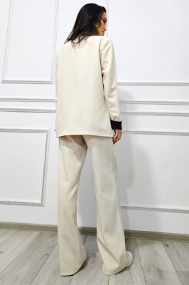 Costum elegant de dama Refined, cu panou piele eco si croiala lejera, Crem, Marime universala spate