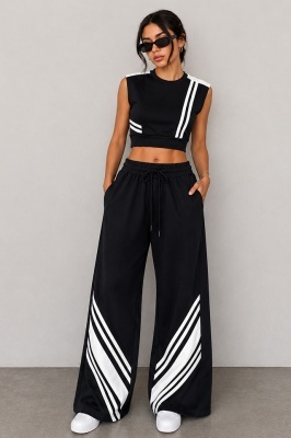 Compleu sport de dama BLAKE, cu pantaloni wide leg evazati si top crop, Negru