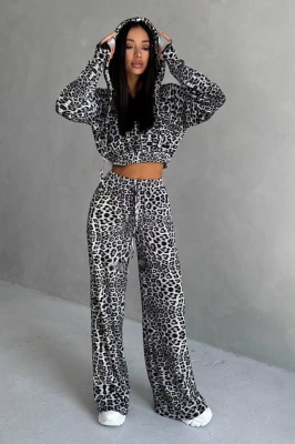 Compleu vatuit Savage, pantaloni largi si hanorac cu fermoar, Negru Leopard