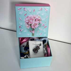 Pachet cadou femei ForYou, brosa vioara si esarfa din matase in cutie eleganta 70x70 cm, Fucsia