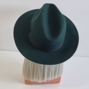 Palarie Cowboy, din lana cu banda neagra, Verde