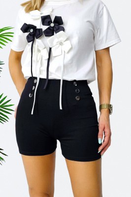 Pantaloni scurti eleganti SwEDEN, cu butoni si talie inalta, Negru